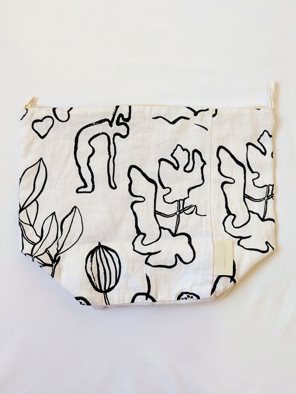 Saana ja Olli Cosmetic Bag Large Pouch White Black Abstract Botanical
